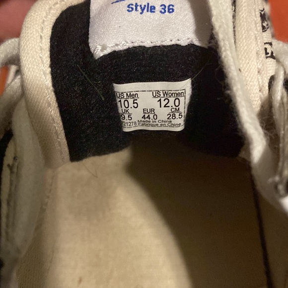 Vans - Picture 3 of 3